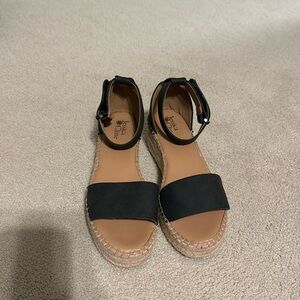 Like new black espadrilles, size 8!